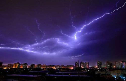 雷雨天氣如何用電？張家口文華電力中等職業(yè)學(xué)校